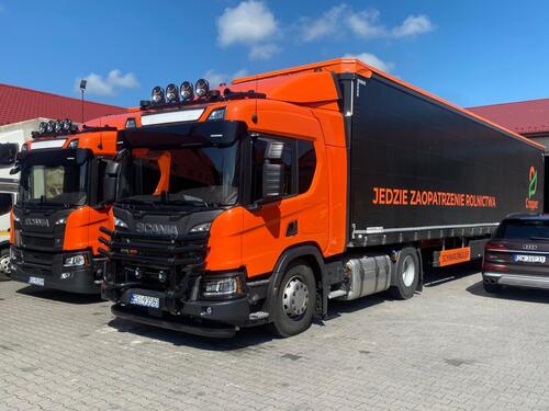 Reflektor SKYLED Crux 9X FI220 (120W, z białym i pomarańczowym dynamicznym światłem pozycyjnym) R10/R148/R149 13300044