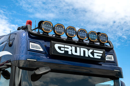 Reflektor SKYLED SCALLOP 9X FI220 (180W, z białym i pomarańczowym dynamicznym światłem pozycyjnym) R10/R148/R149 13300066