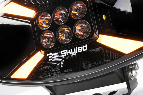 Reflektor dalekosiężny SKYLED Jumbo Stella Flash FULL LED (140W, dynamiczne białe i pomarańczowe światło pozycyjne / światło ostrzegawcze / pokrywa) R10/R65/R148/R149 JE320.90F
